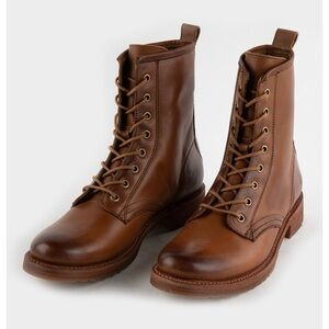 Frye Veronica Combat Boots size 8, brown